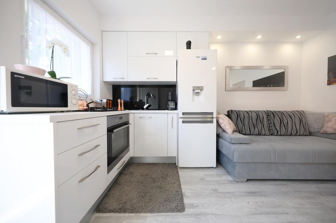 Apartment Mini Zára Kültér fotó
