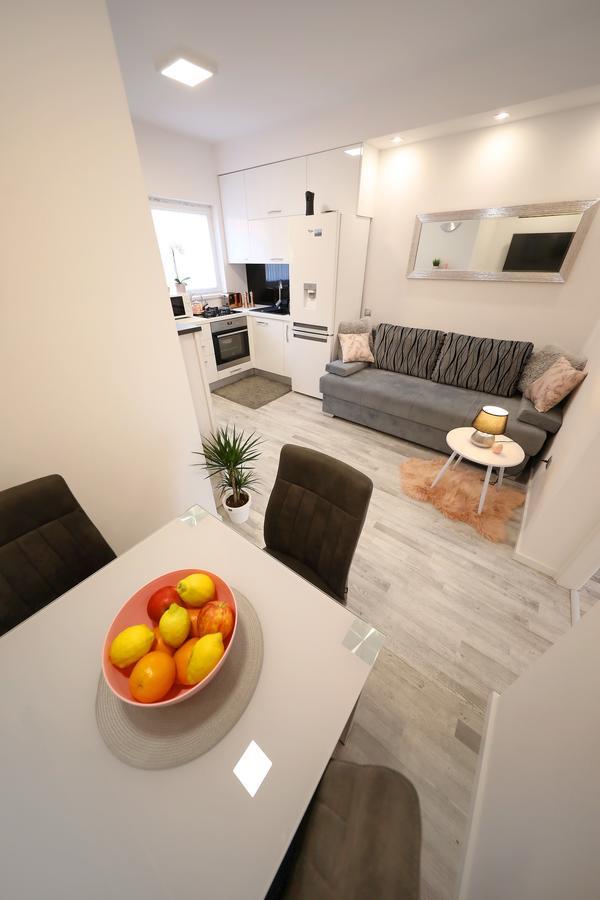 Apartment Mini Zára Kültér fotó